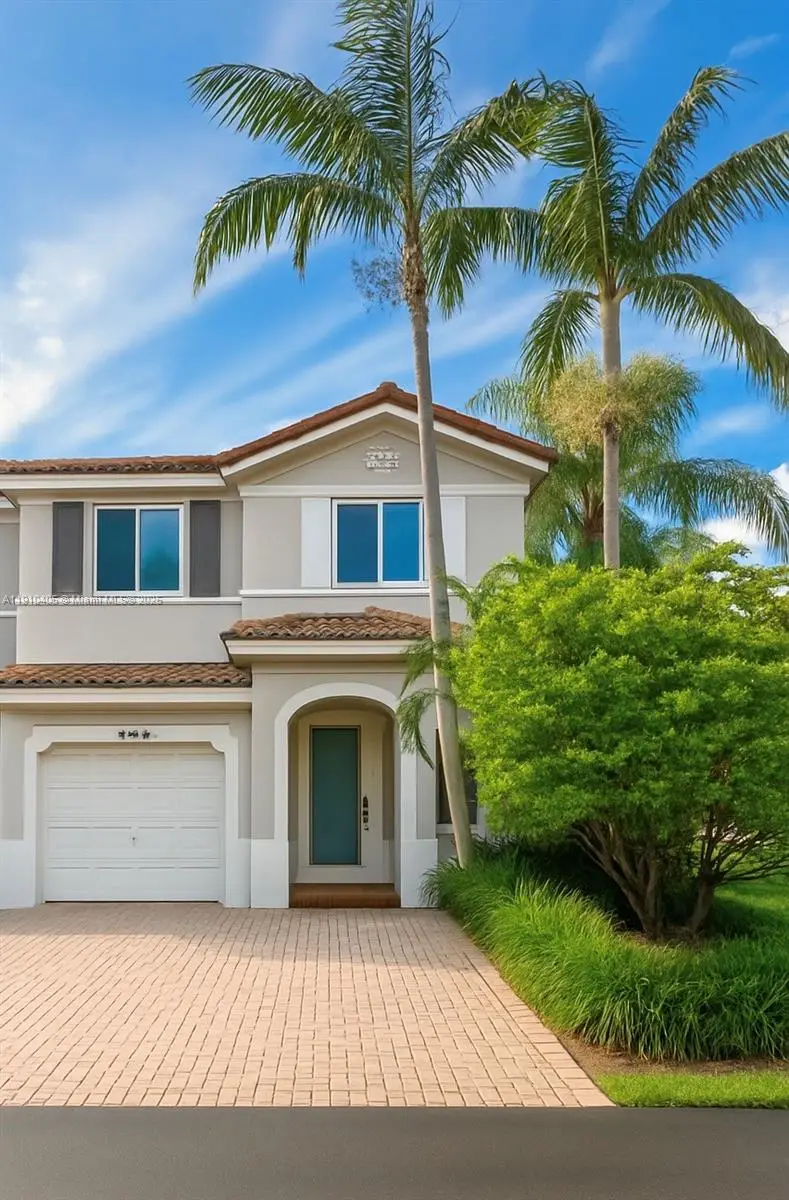 5752 NW 112th Ct, Doral, FL 33178 - Image #2