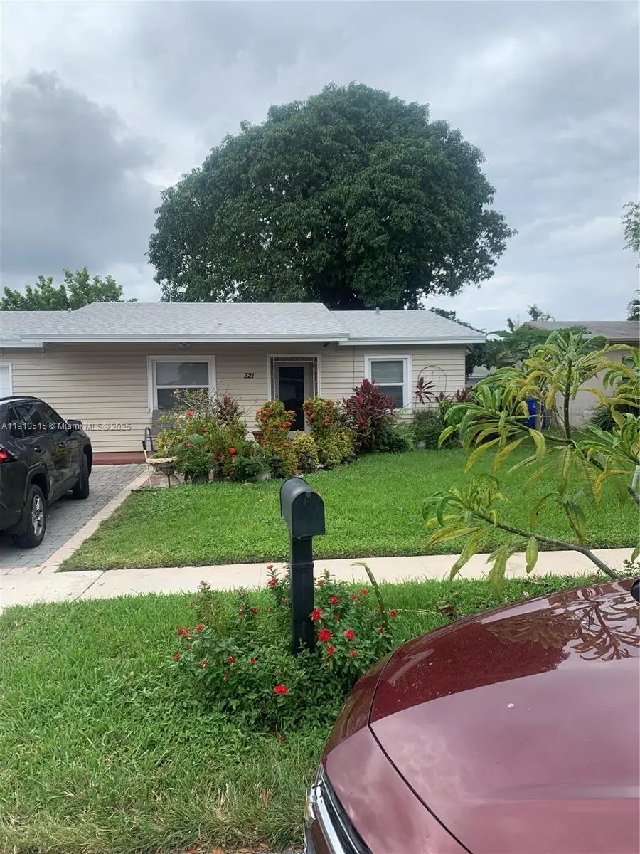 321 SW 76th Ter, North Lauderdale, FL 33068 - Image #1
