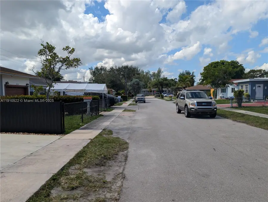 2335 Hope St, Hollywood, FL 33020 - Image #2