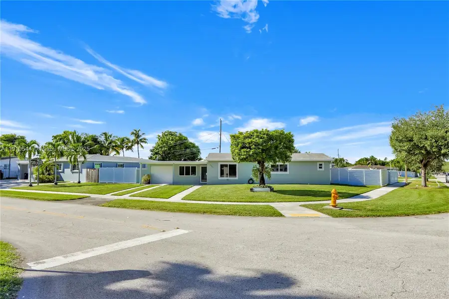 9851 Jamaica Dr, Cutler Bay, FL 33189 - Image #2