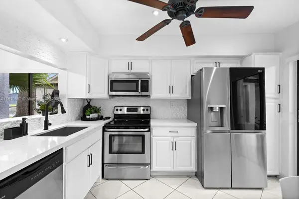 6417 W Pinehurst Cir W #E23, Tamarac, FL 33321