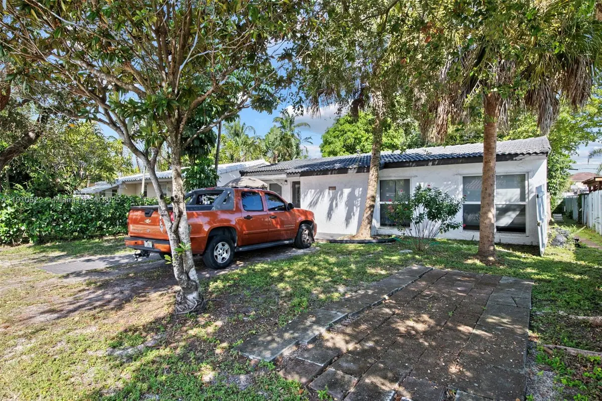 2227 Cleveland St, Hollywood, FL 33020 - Image #1