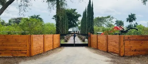 19820 SW 244th St, Homestead, FL 33031