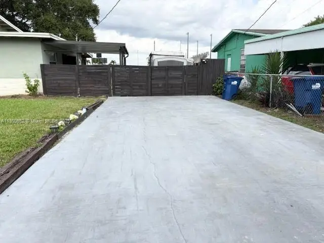 2995 NW 106th St, Miami, FL 33147 - Image #2