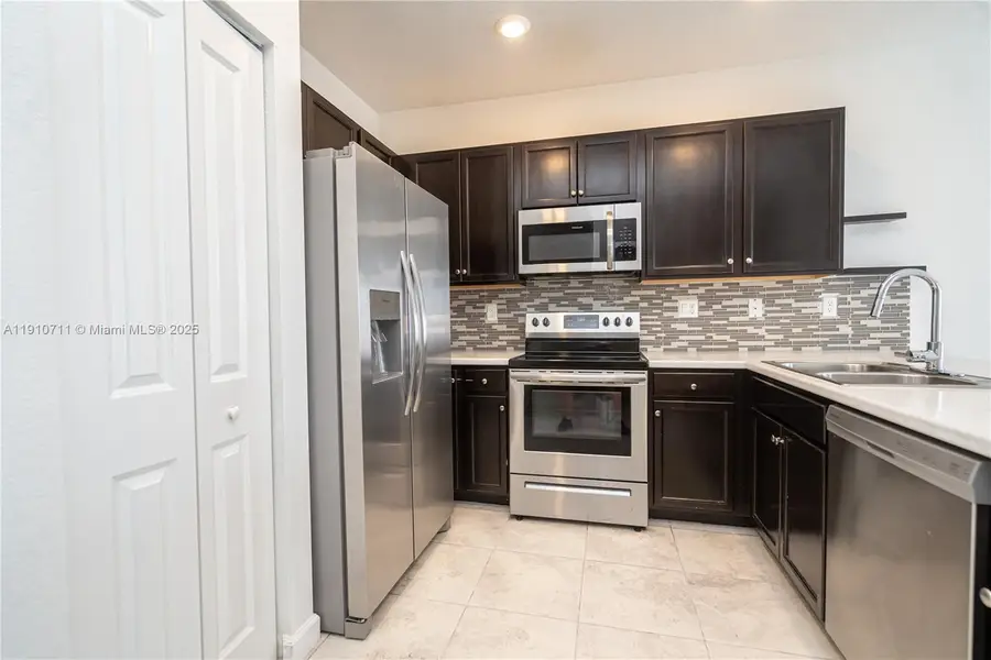 11374 SW 254th Ter, Homestead, FL 33032 - Image #3