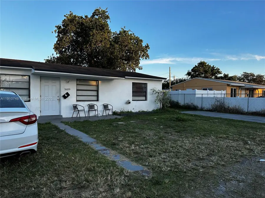 1609 S 25th Ave, Hollywood, FL 33020 - Image #2