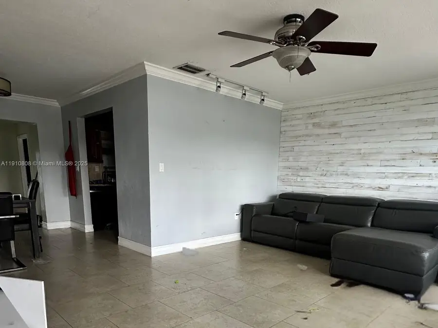 6390 Harding St, Hollywood, FL 33024 - Image #2