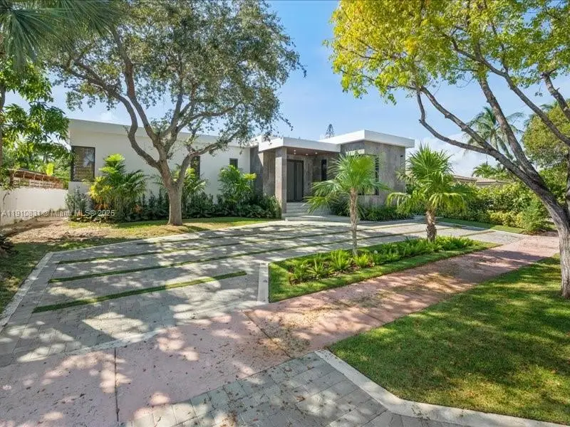 270 N Shore Dr, Miami Beach, FL 33141 - Image #1