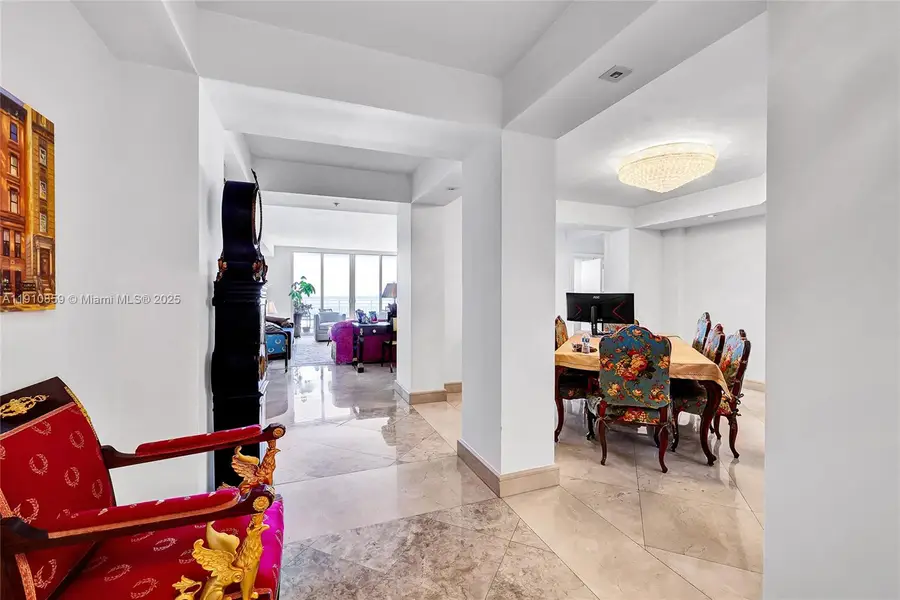808 E Brickell Key Dr #2104, Miami, FL 33131 - Image #2