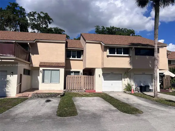 8247 NW 8th Pl, Plantation, FL 33324