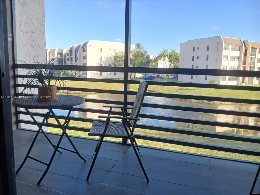 10442 Sunrise Lakes Blvd #203, Sunrise, FL 33322 - Image #3