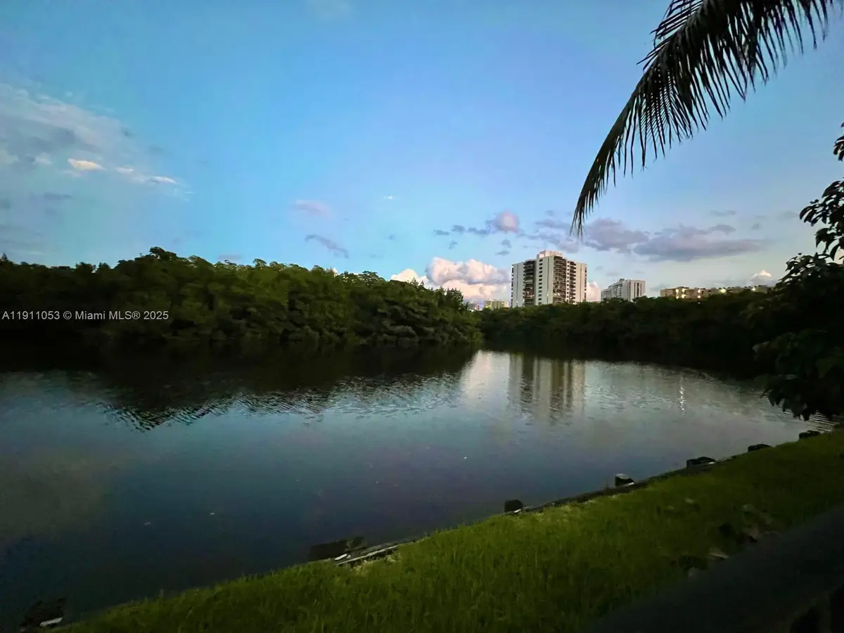 20825 NE 32nd Pl, Aventura, FL 33180 - Image #1