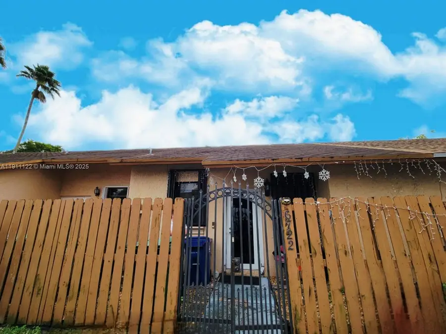 6722 NW 192nd Ln, Hialeah, FL 33015 - Image #3