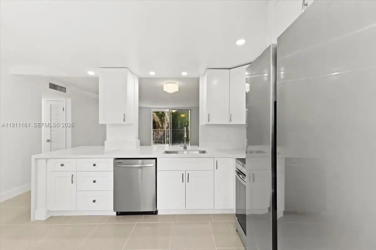 319 NE 14th Ave #201, Hallandale Beach, FL 33009 - Image #1