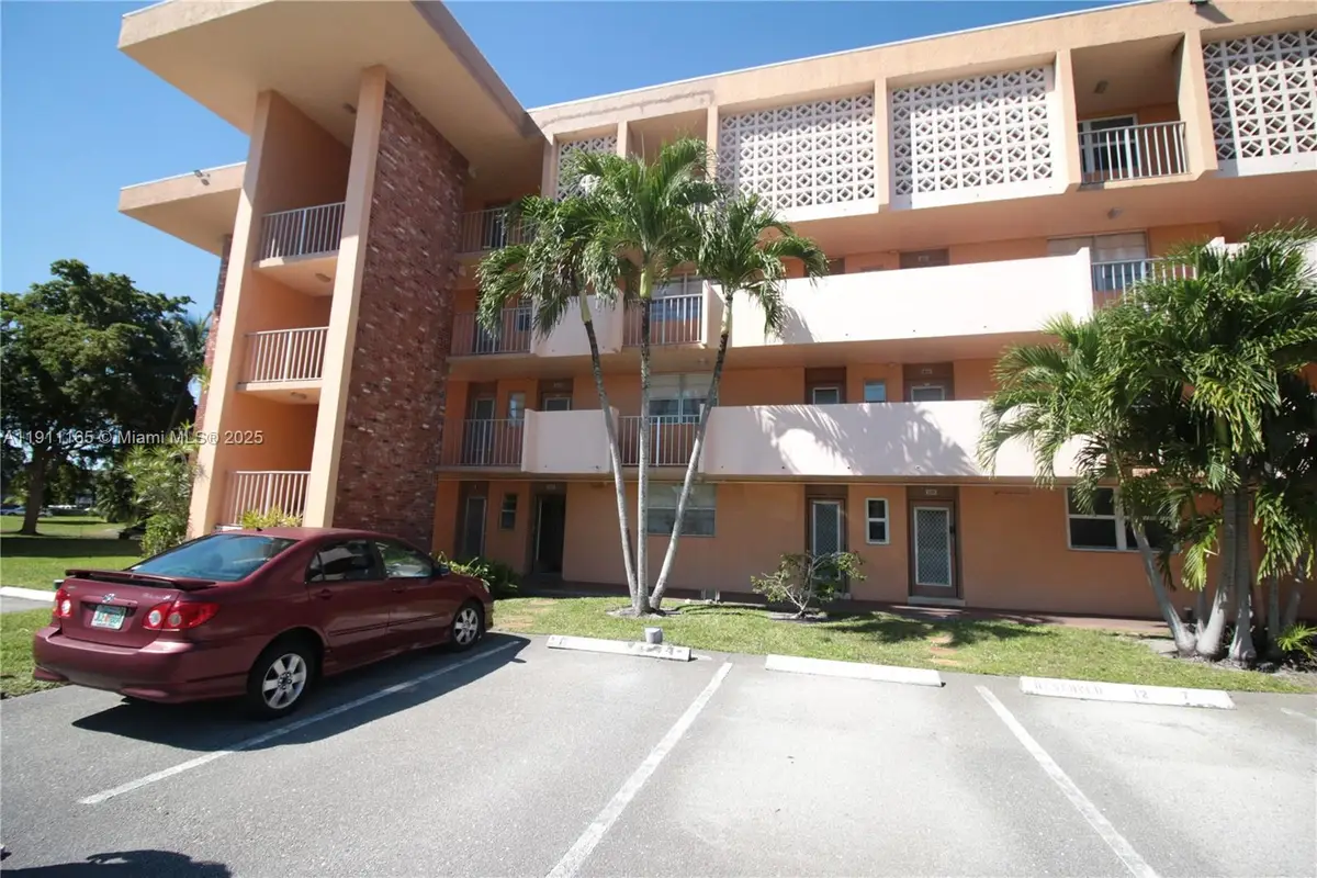 3001 NW 46th Ave #102, Lauderdale Lakes, FL 33313 - Image #1