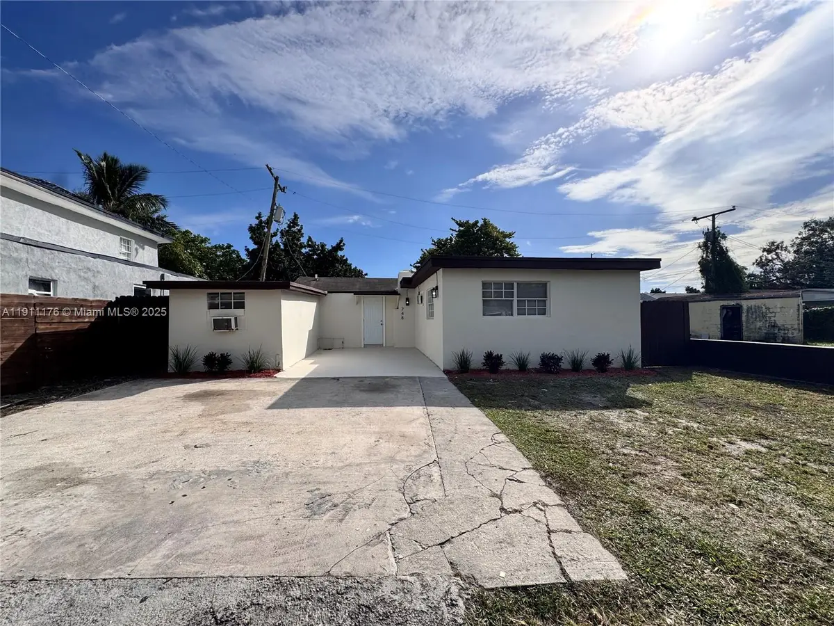 748 NW 77th Ter, Miami, FL 33150 - Image #1