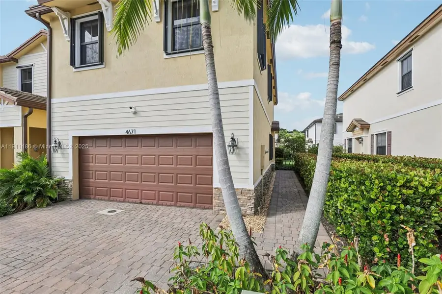 4671 Brumby Ter, Davie, FL 33314 - Image #2