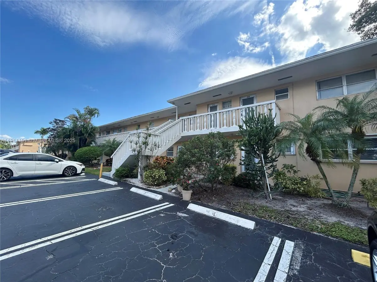 2112 NE 1st Way #203, Boynton Beach, FL 33435 - Image #1