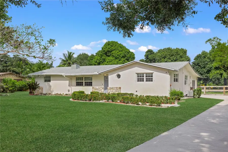 13791 SW 18th Ct, Davie, FL 33325 - Image #3