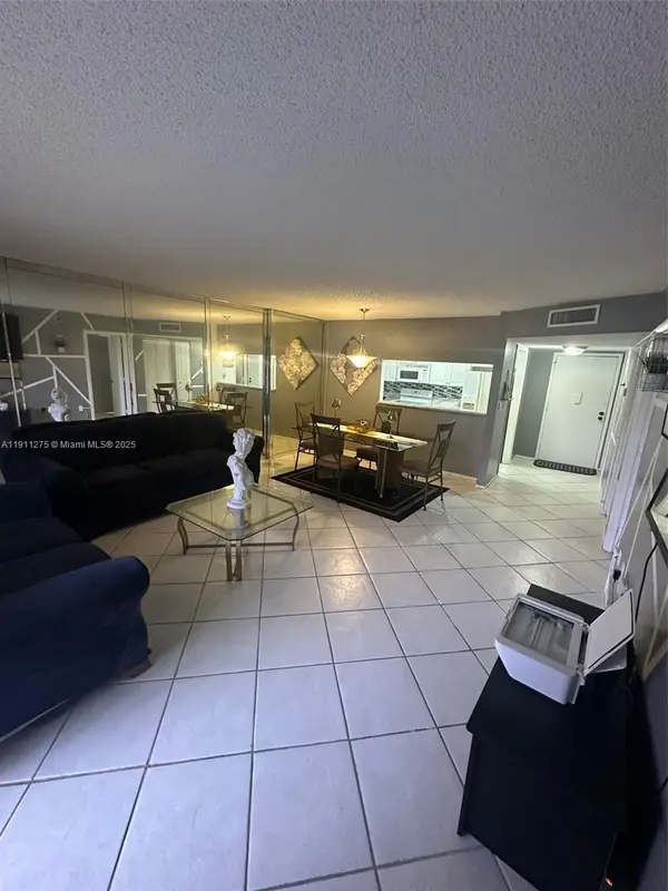 4158 Inverrary Dr #405, Lauderhill, FL 33319