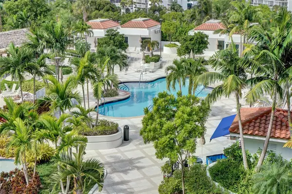 20281 E Country Club Dr #511, Aventura, FL 33180