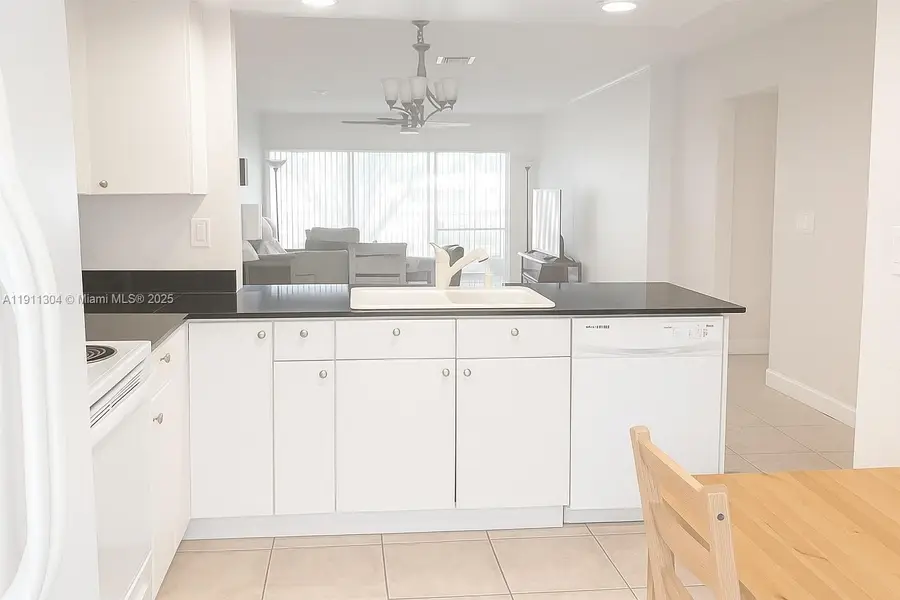 6530 NW 98th Ter #B25, Tamarac, FL 33321 - Image #3