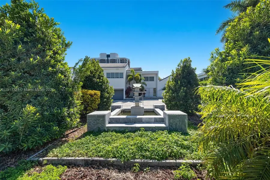 449 Holiday Dr, Hallandale Beach, FL 33009 - Image #3