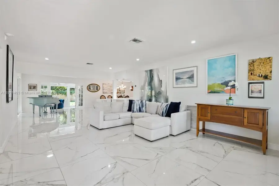 630 NE 175th St, Miami, FL 33162 - Image #3