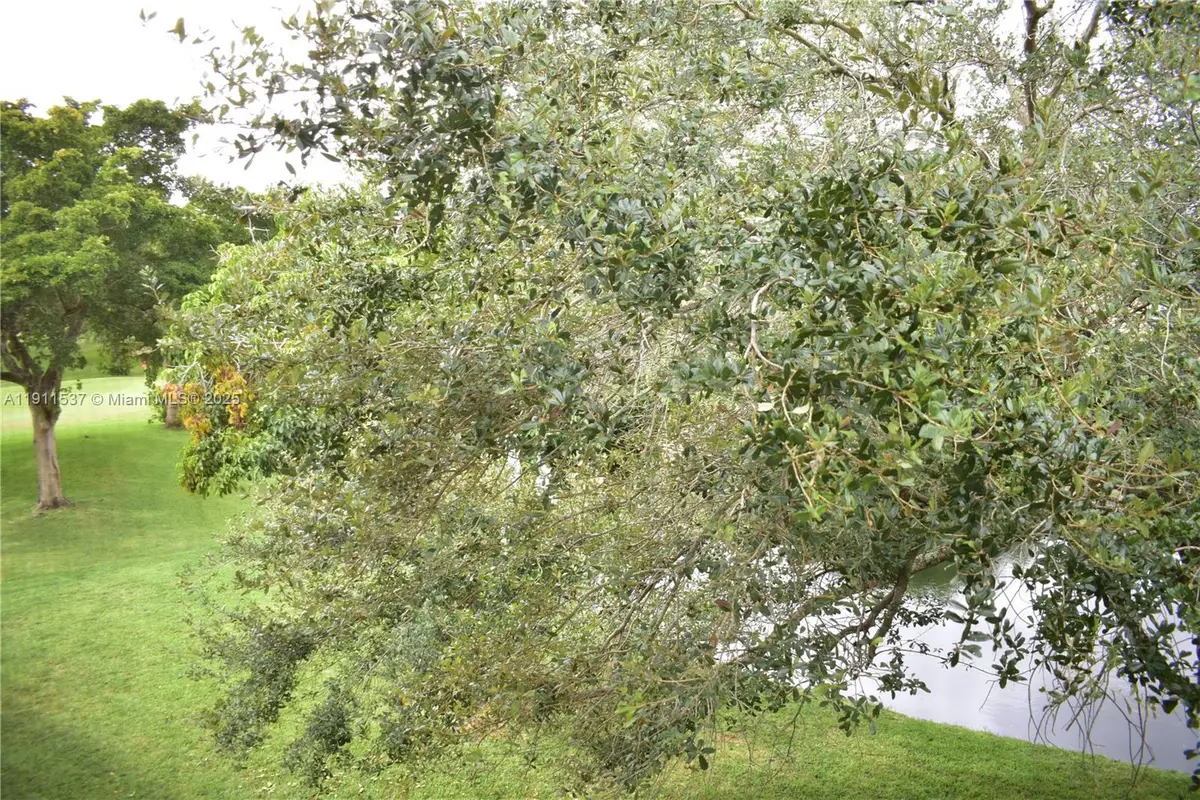 9301 Sunrise Lakes Blvd #303, Sunrise, FL 33322 - Image #1