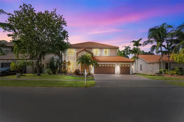 1008 NW 180th Ave, Pembroke Pines, FL 33029