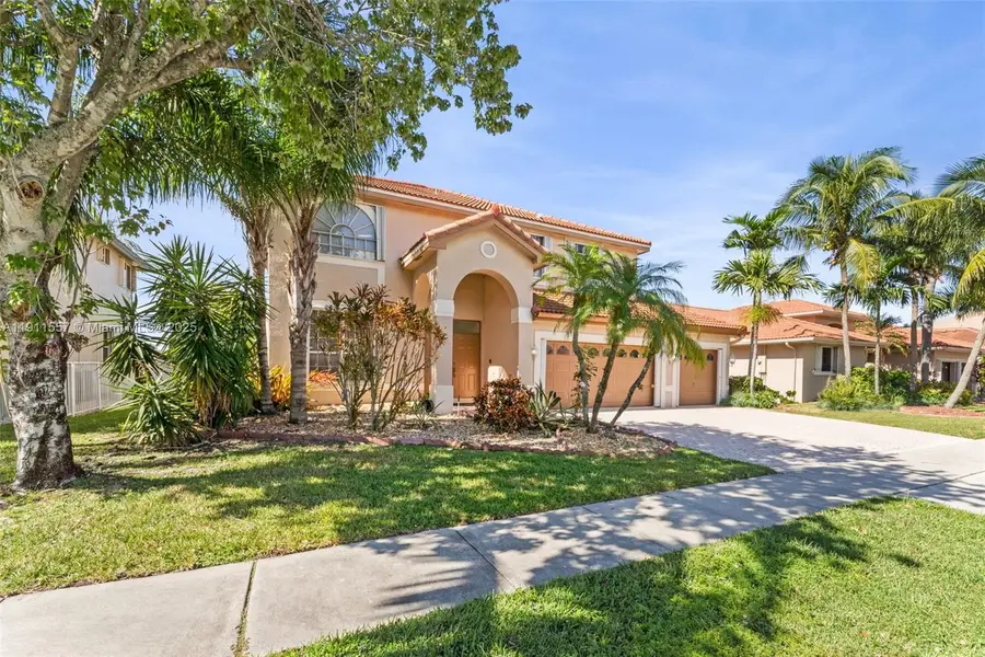 1008 NW 180th Ave, Pembroke Pines, FL 33029 - Image #2