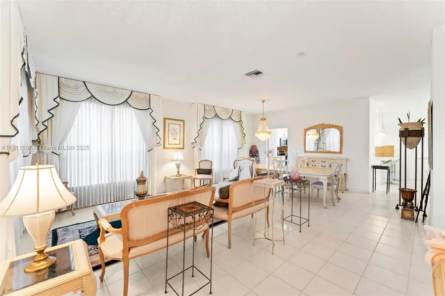 1008 NW 180th Ave, Pembroke Pines, FL 33029 - Image #3