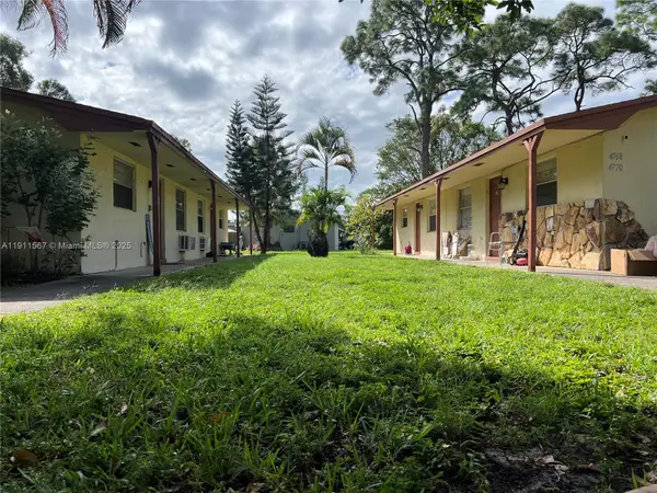 4764 Cole St, Haverhill, FL 33417