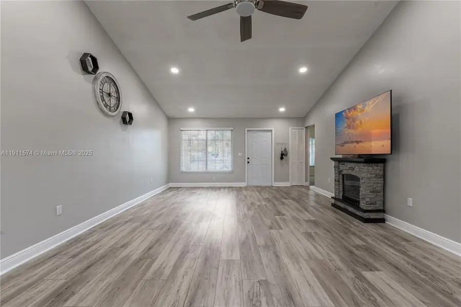 11710 NW 41st St, Sunrise, FL 33323 - Image #3