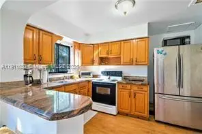 6470 Mcclellan St, Hollywood, FL 33024 - Image #3