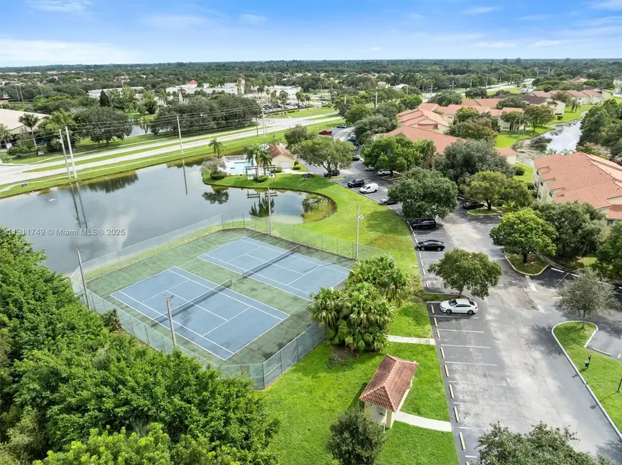 12730 Vista Isles Dr #828, Sunrise, FL 33325 - Image #2