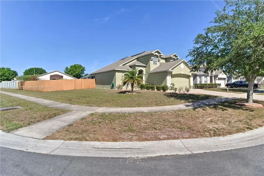 12502 Lake Vista Dr, Gibsonton, FL 33534 - Image #2