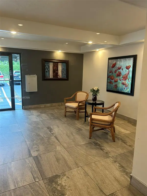 6200 NW 44th St #312, Lauderhill, FL 33319