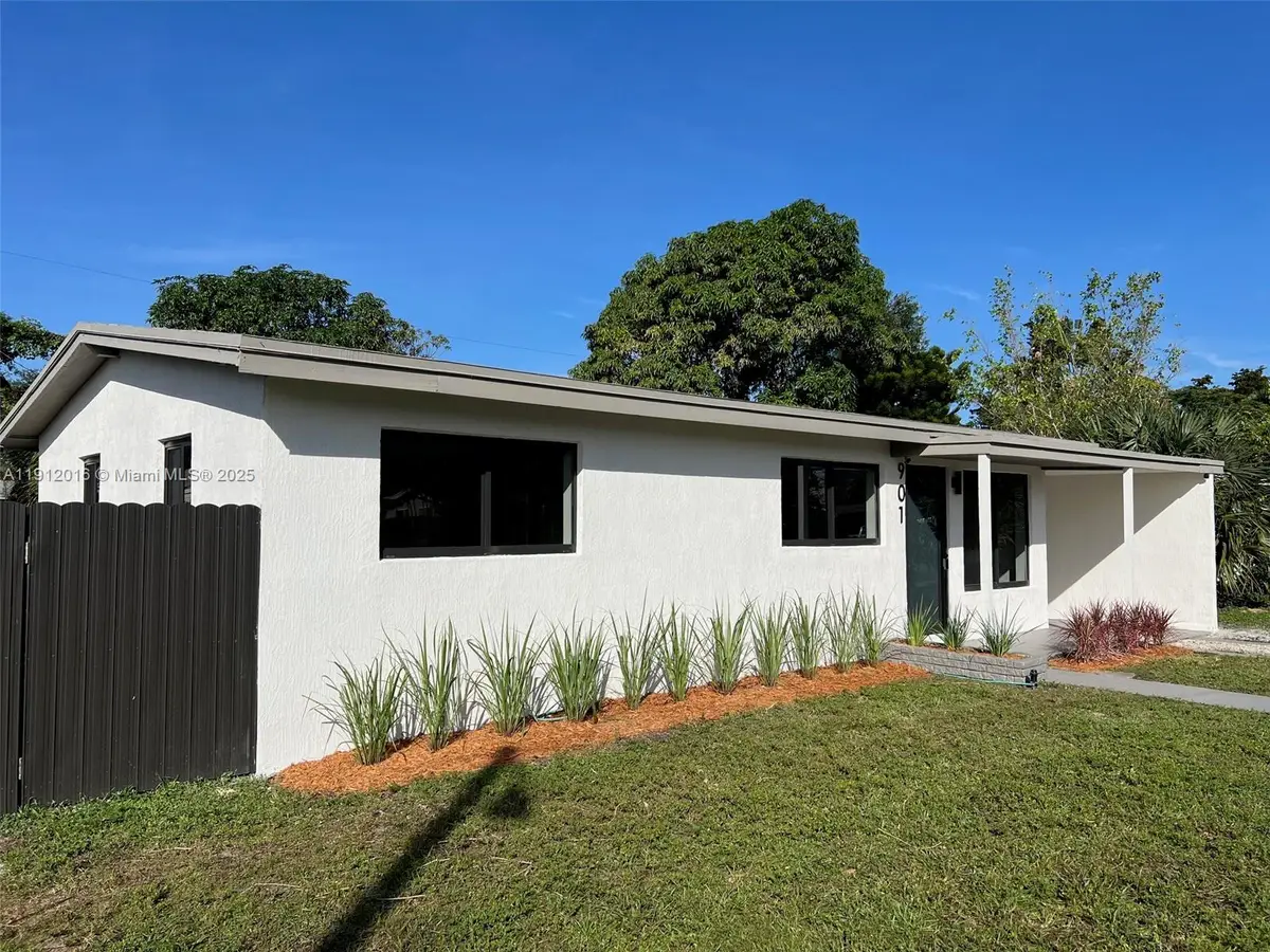 901 SW 22nd Ave, Fort Lauderdale, FL 33312 - Image #1