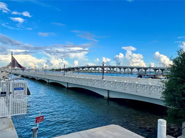 555 NE 15th St #15G, Miami, FL 33132