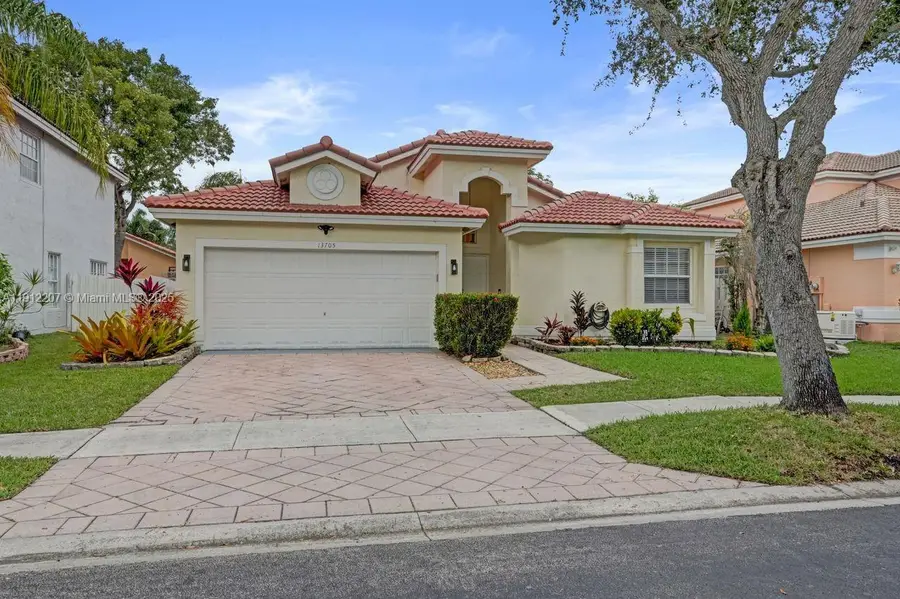 13705 NW 22nd St, Sunrise, FL 33323 - Image #3
