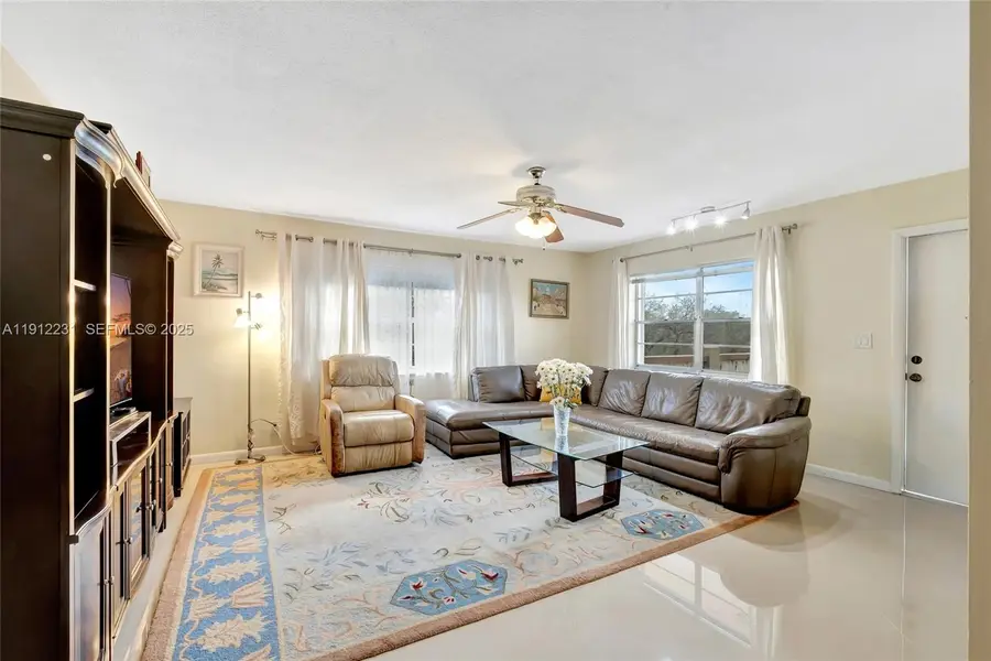 1943 Monroe St #310D, Hollywood, FL 33020 - Image #2