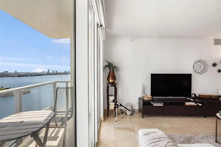 1155 Brickell Bay Dr #2708, Miami, FL 33131 - Image #3