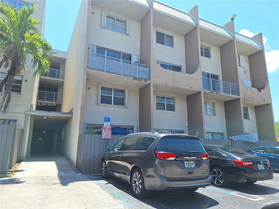 10900 SW 104th St #121, Miami, FL 33176 - Image #2