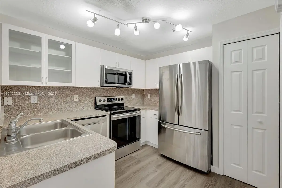 6141 NW 115th Pl #352, Doral, FL 33178 - Image #1