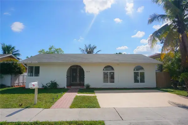 809 SW 10th St, Hallandale Beach, FL 33009