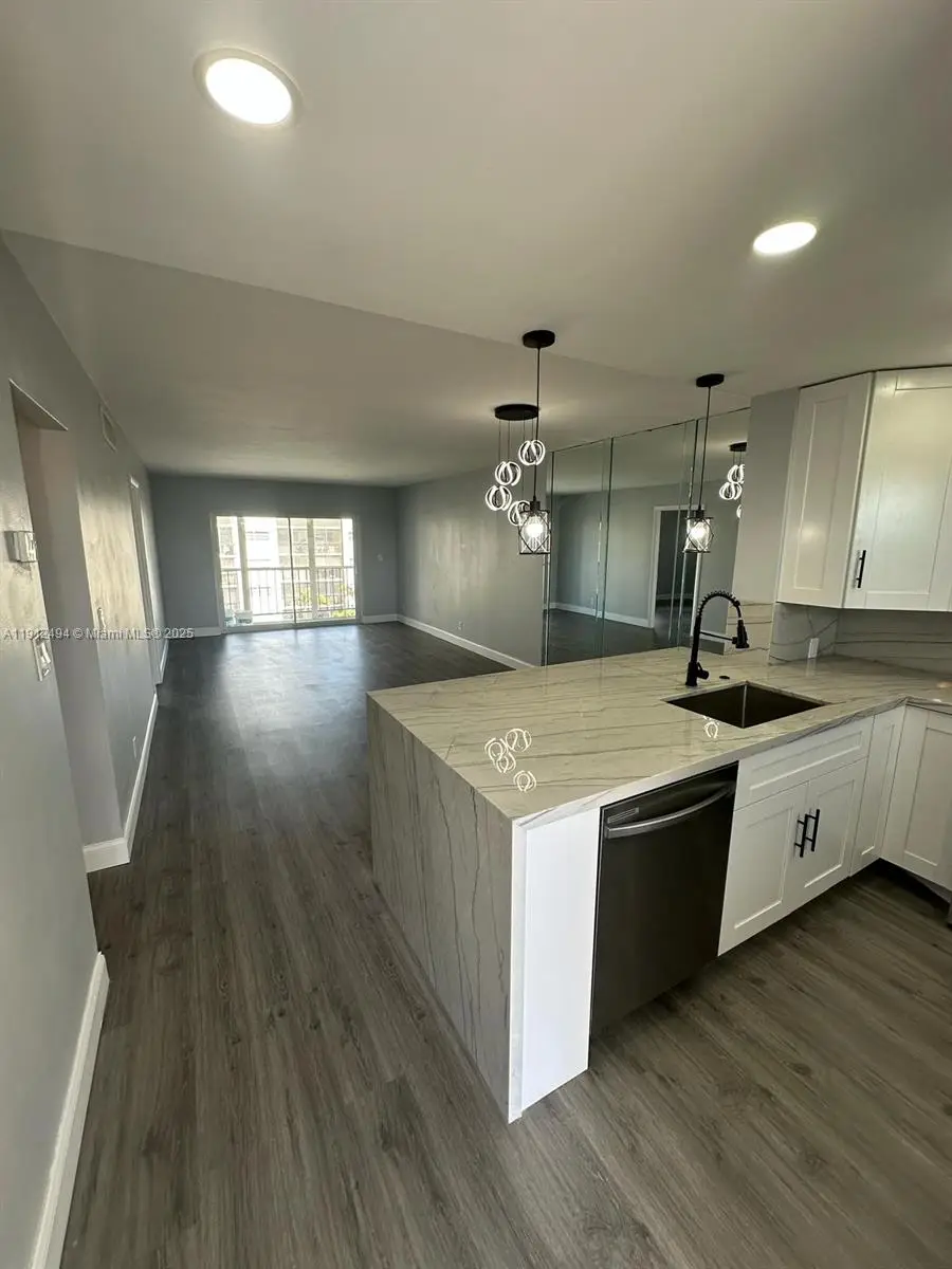 220 SW 9th Ave #406, Hallandale Beach, FL 33009 - Image #1
