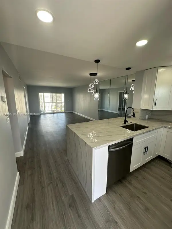 220 SW 9th Ave #406, Hallandale Beach, FL 33009