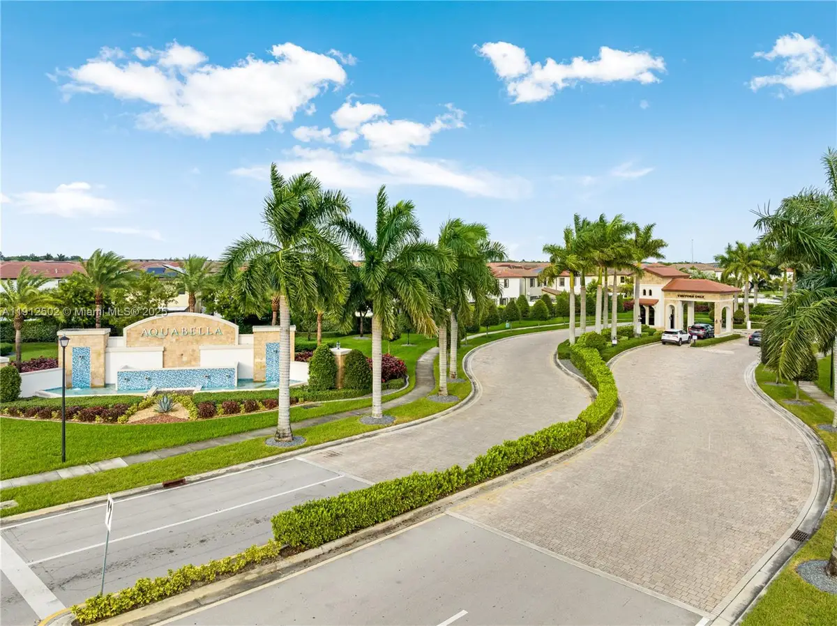 10630 W 33rd Way, Hialeah, FL 33018 - Image #1