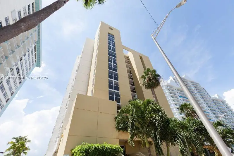 5880 Collins Ave #1006, Miami Beach, FL 33140 - Image #2